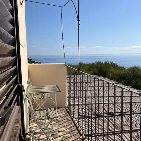Casa Bacco, Capistello Villa