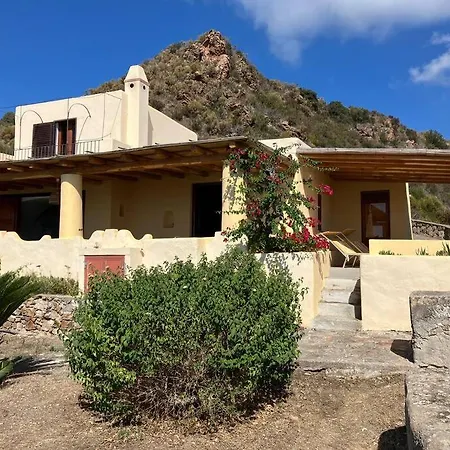 Villa Casa Bacco, Capistello *