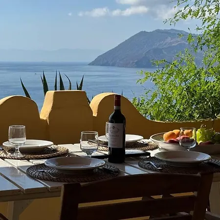 Casa Bacco, Capistello Villa